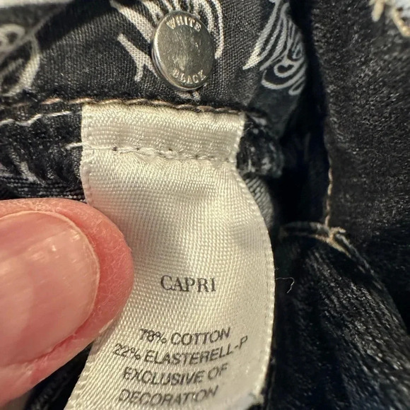 Trendy White House Black Market Black Denim Capri Sz 6 - Picture 4 of 7